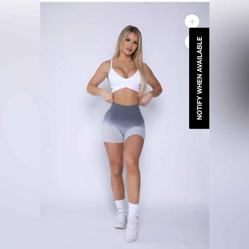 ISO*** These Items Pcheebum work out tops/bottoms. Size Small.